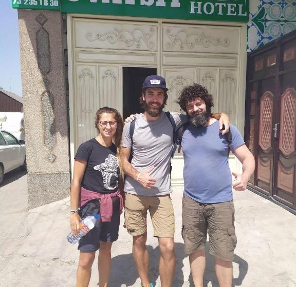 צימר Uvaysiy Family Guest House