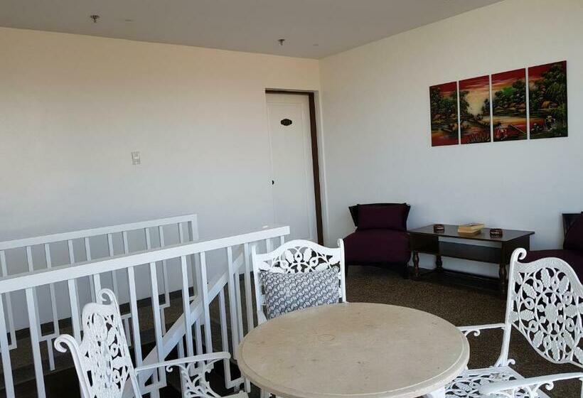 Casa Estela Boutique Hotel & Cafe