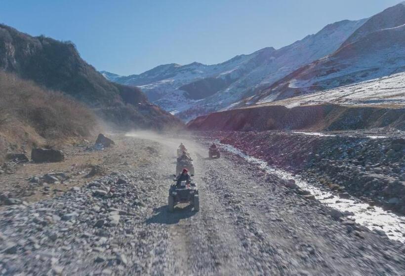 Hostel Gudauri Adventure