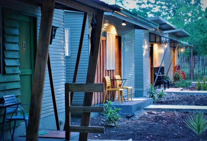 هتل 13 Ways Room Rentals