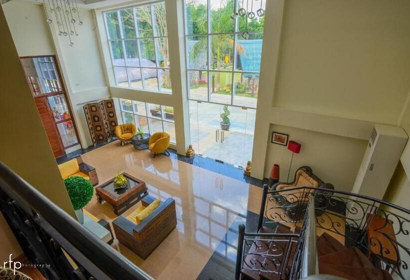 هتل Balai Carmela