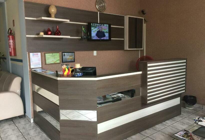 ホテル Braganca Palace