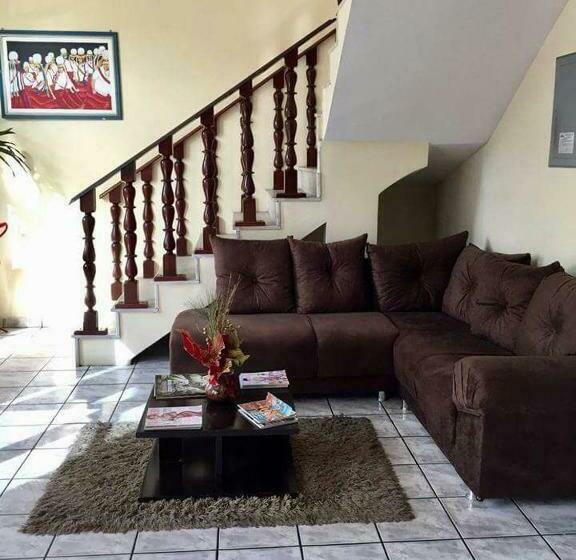 ホテル Braganca Palace