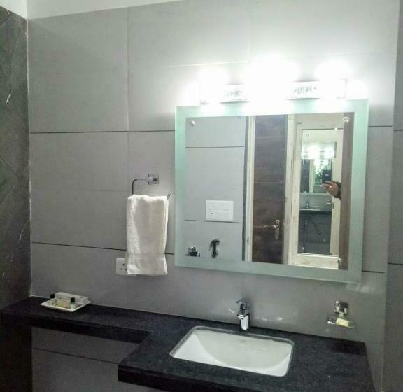 호텔 Rudraksh Resort And