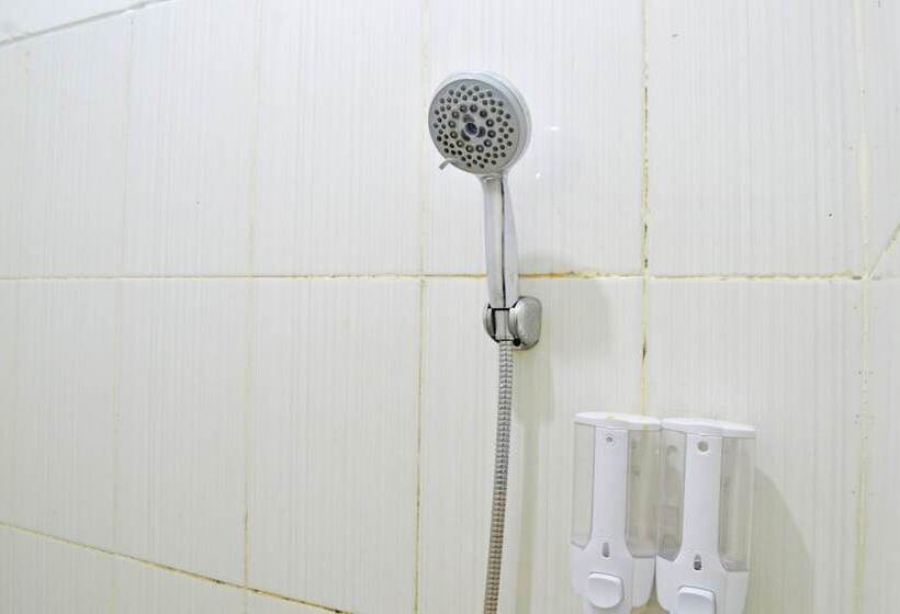 فندق Spot On 91660 Red Rose Guest House