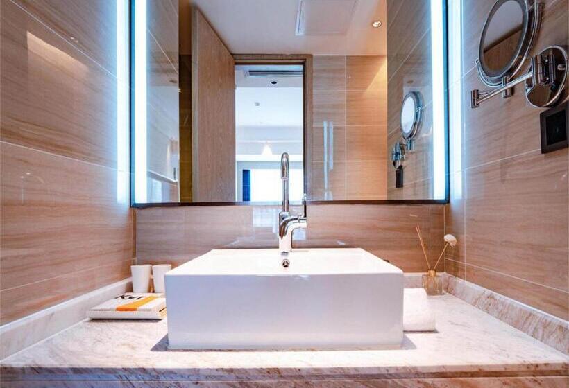 Kyriad Hotel Shenzhen Pingdi Low Carbon City