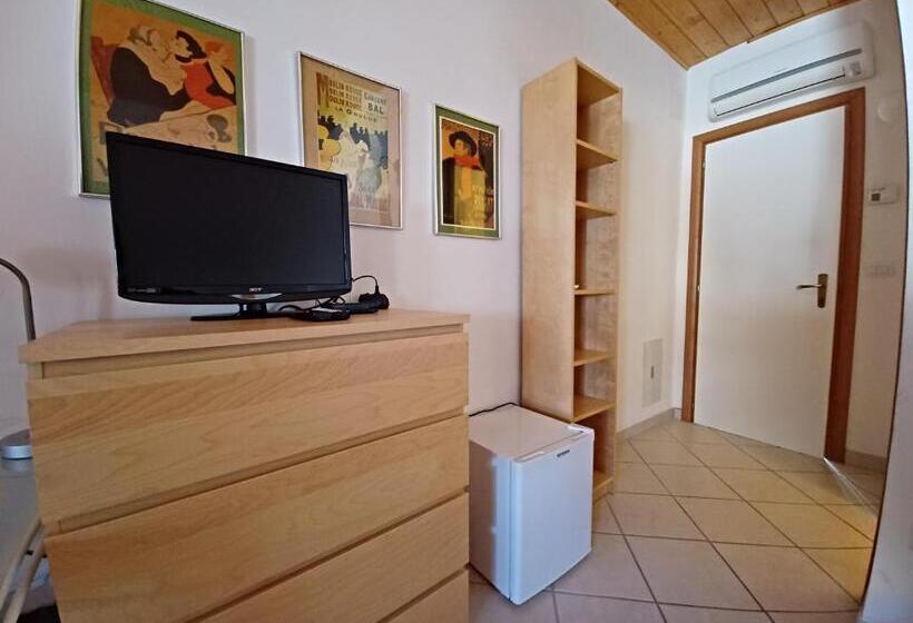 بنسيون Alloggio Ronca Battista