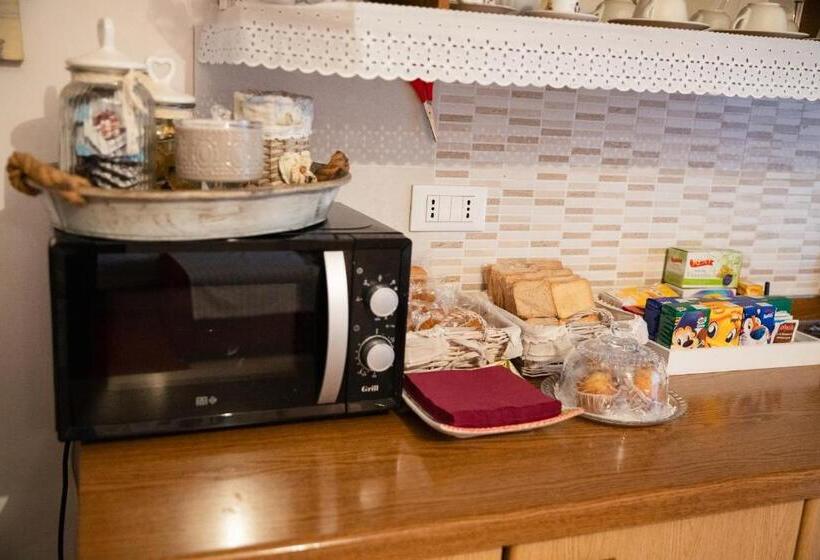 ペンション B&b Flower House