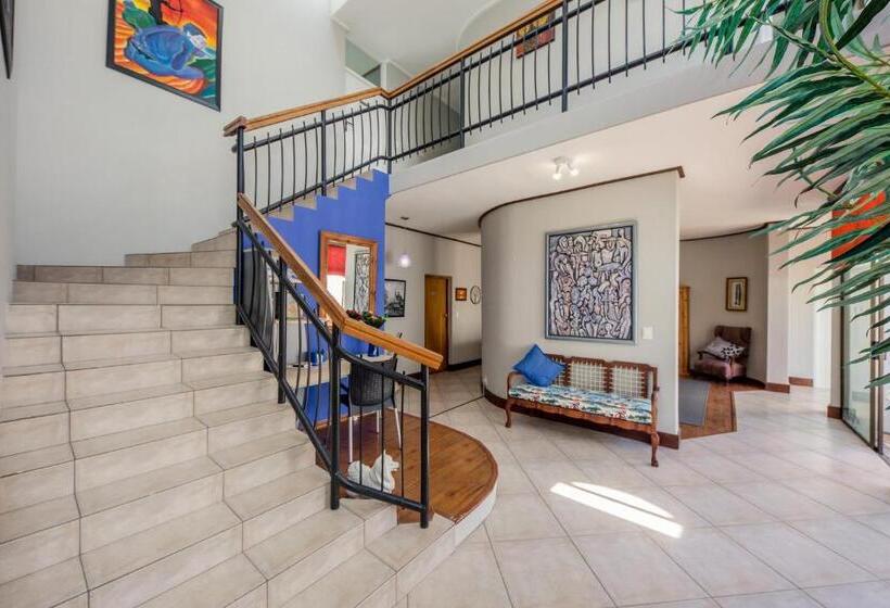 פנסיון Big Blue Accommodation