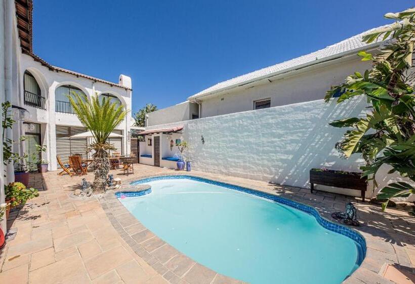 פנסיון Big Blue Accommodation