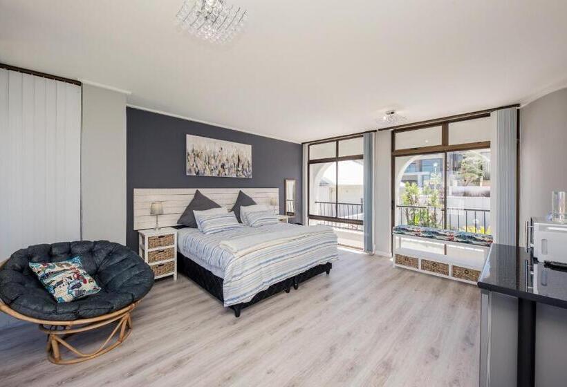 פנסיון Big Blue Accommodation