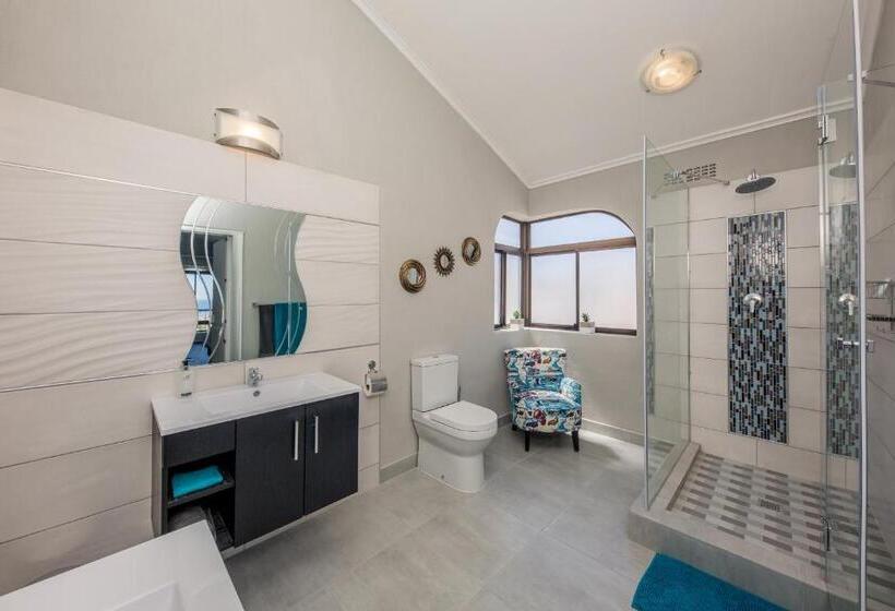 פנסיון Big Blue Accommodation