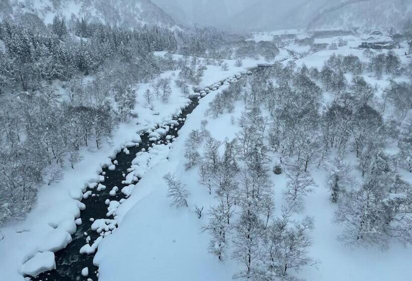 بنسيون Heidi Guest House