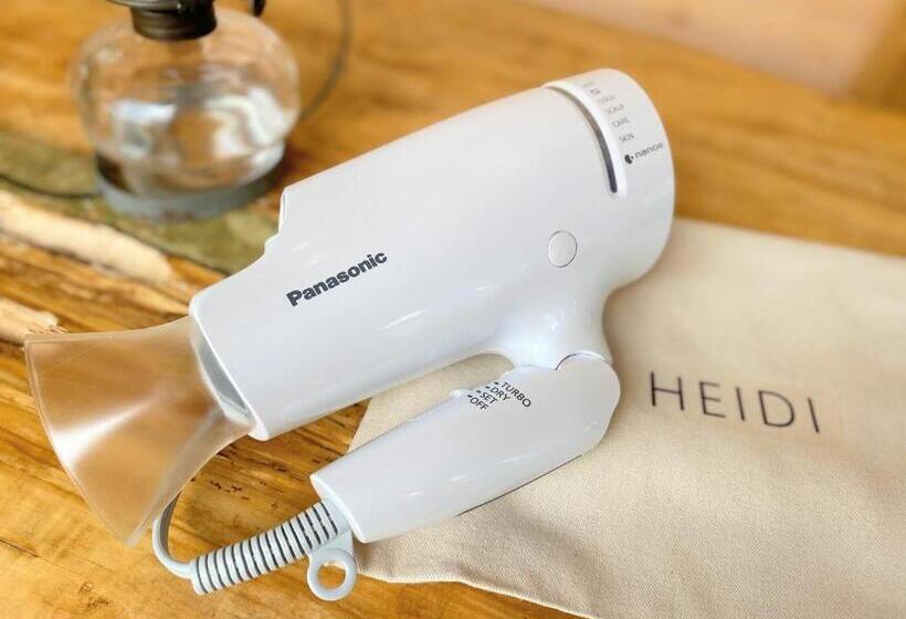 بنسيون Heidi Guest House