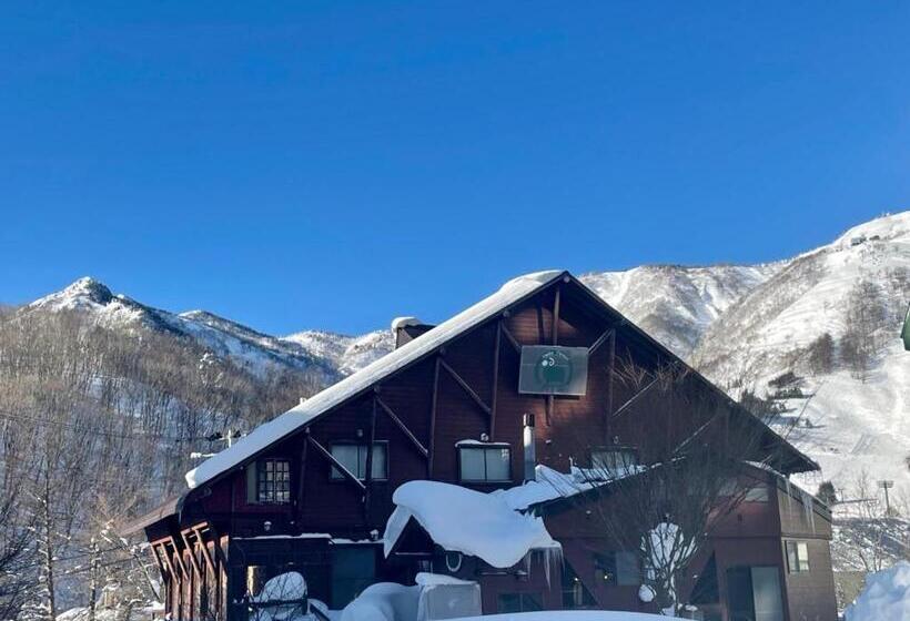 بنسيون Heidi Guest House