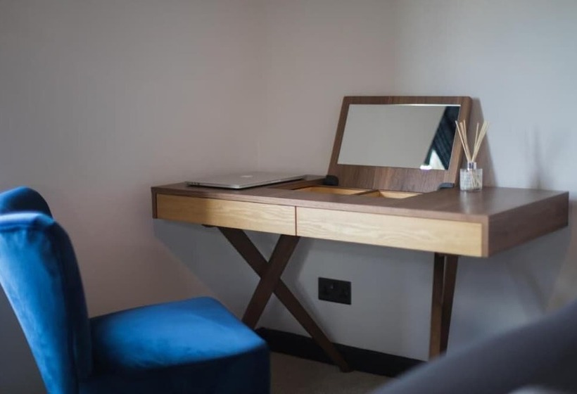 膳宿费 Locksbrook Lodge