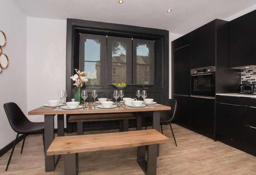 膳宿费 Locksbrook Lodge