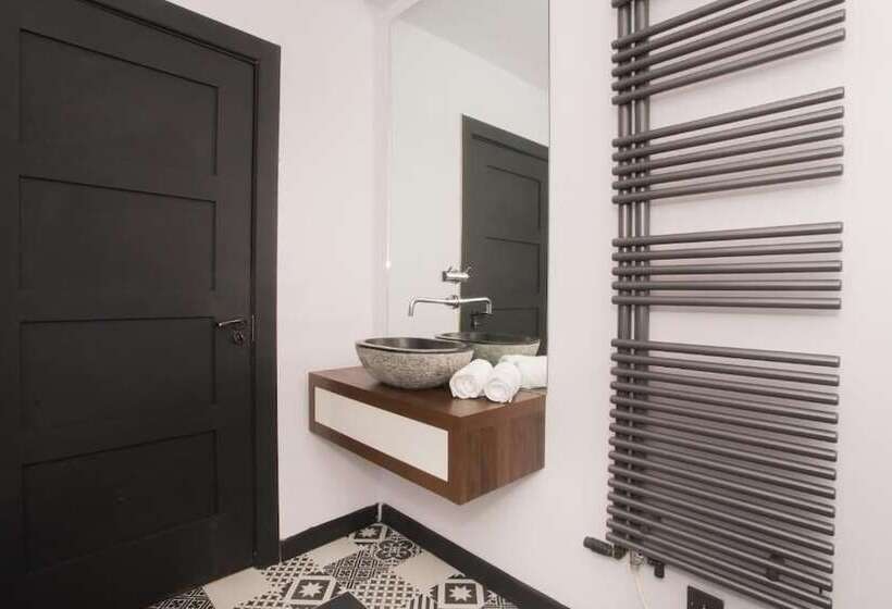 膳宿费 Locksbrook Lodge