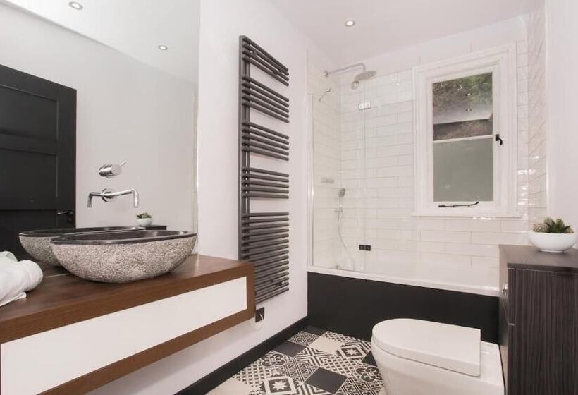 膳宿费 Locksbrook Lodge