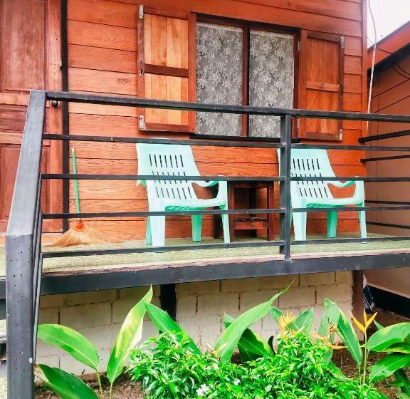 بنسيون Long Beach Simple House