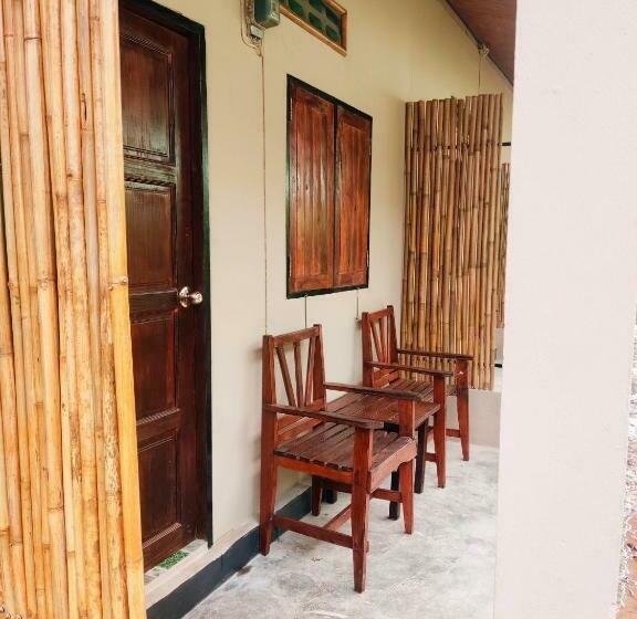 פנסיון Long Beach Simple House