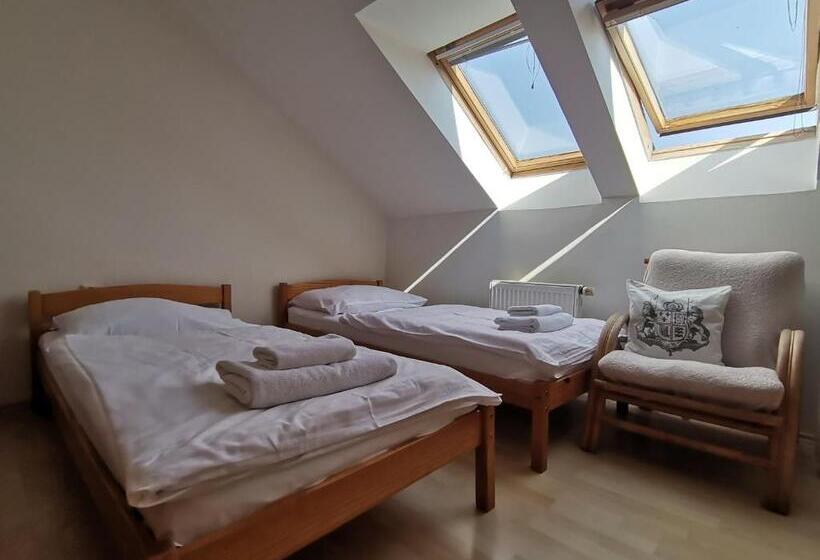 ペンション Penzion Pod Kostelíčkem