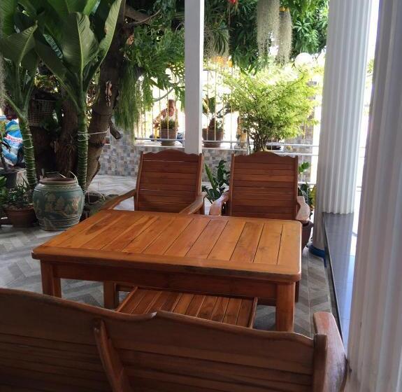 Пансион Waruneevilla