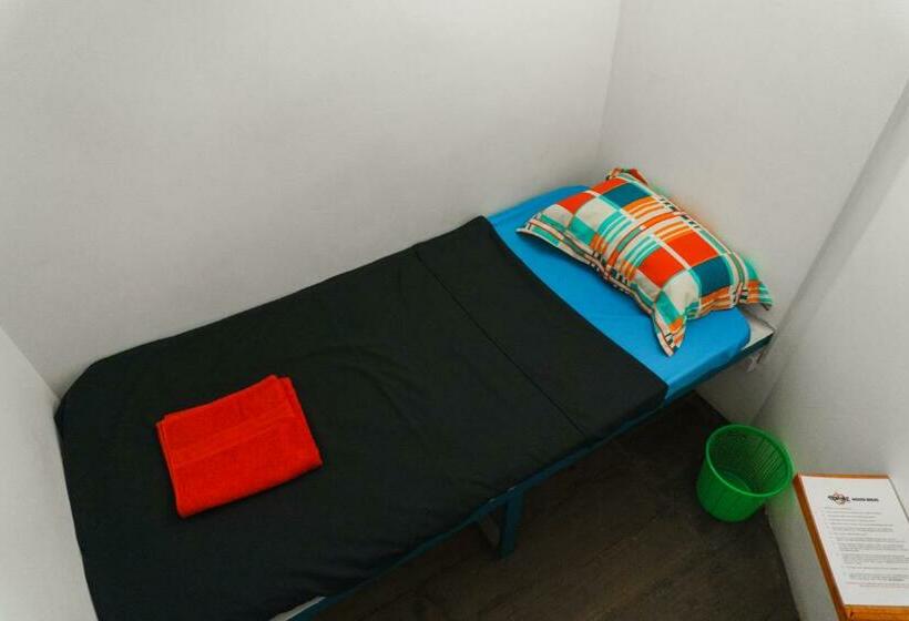 Pomme Hostel Restaurant & Bar   Private Sleeping Cabins