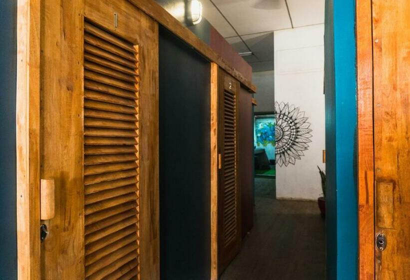 Pomme Hostel Restaurant & Bar   Private Sleeping Cabins