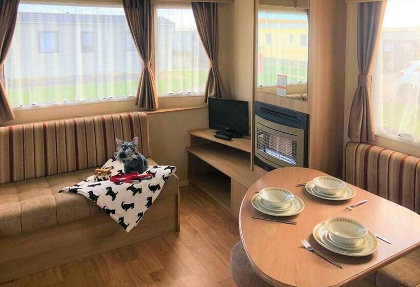 リゾートホテル Golden Anchor Caravan Park