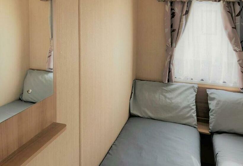 リゾートホテル Golden Anchor Caravan Park