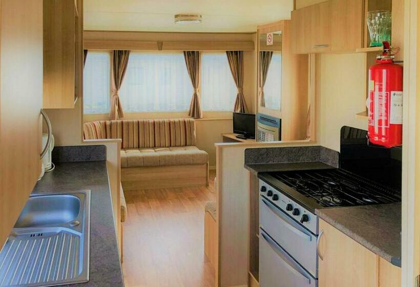 リゾートホテル Golden Anchor Caravan Park