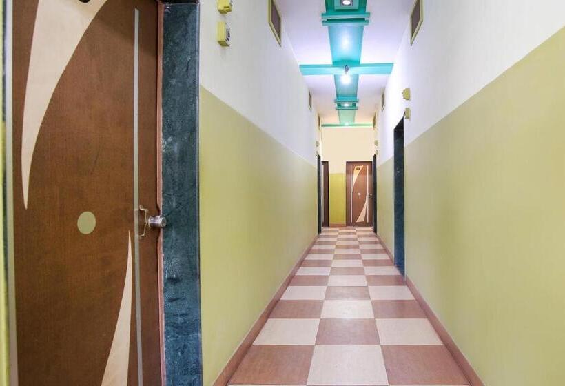 Spot On 67841 Hotel Rajeshwar