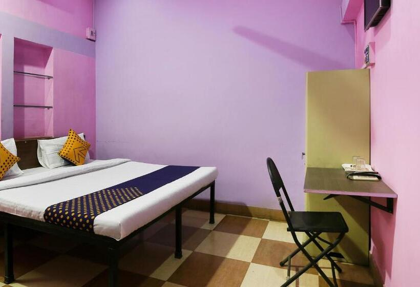 Spot On 67841 Hotel Rajeshwar