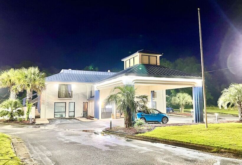 Общежитие Bayou Inn & Suites