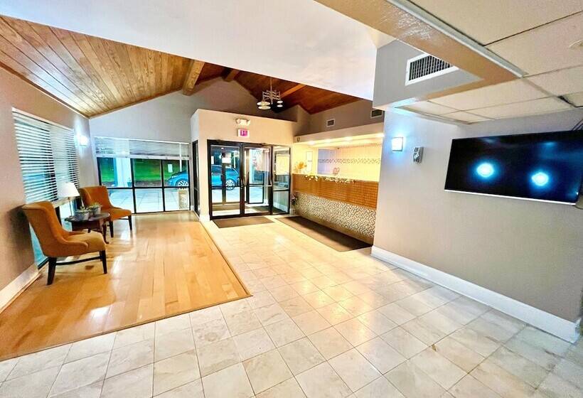 Общежитие Bayou Inn & Suites