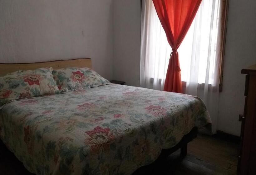 فندق صغير Cabaña Hostal Ema