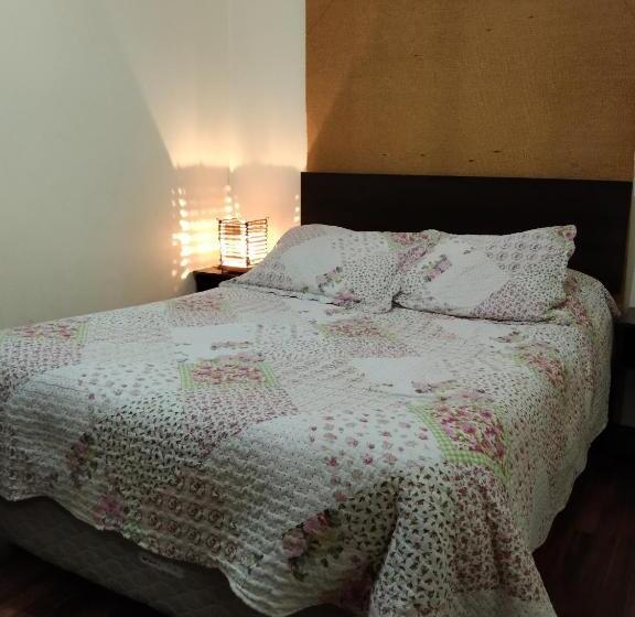 فندق صغير Cabaña Hostal Ema