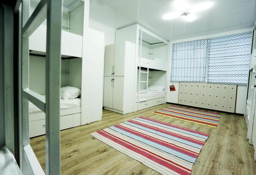 هاستل Interhouse Karakol