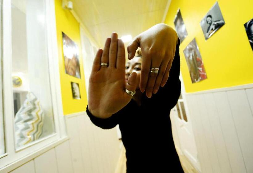 هاستل Interhouse Karakol