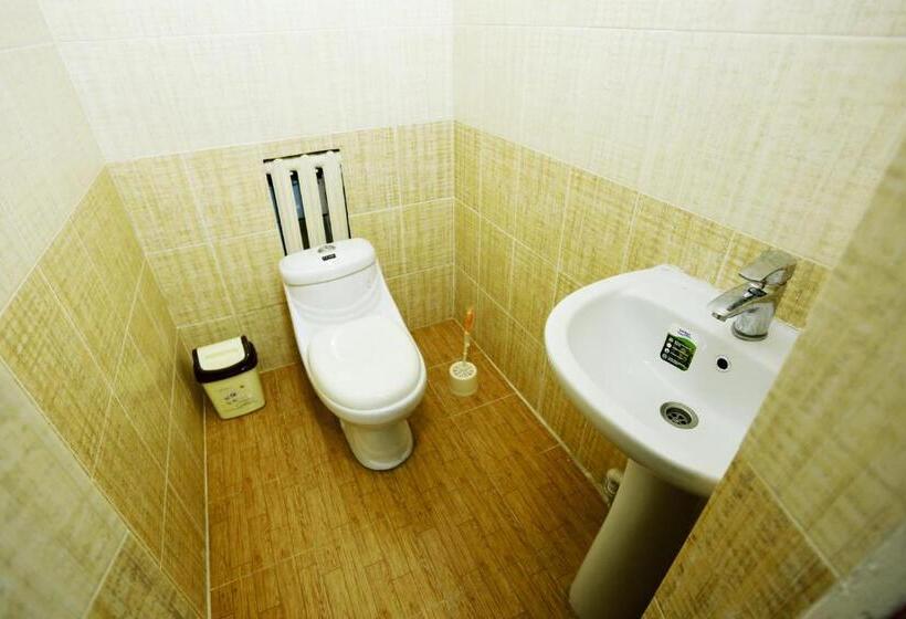 هاستل Interhouse Karakol