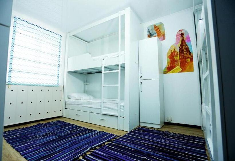 هاستل Interhouse Karakol