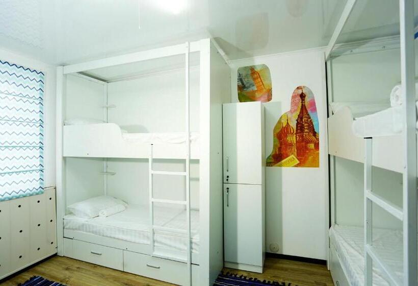 هاستل Interhouse Karakol