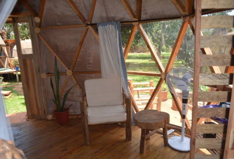 هاستل Jinja Backpackers