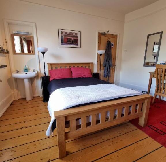 Alma House Bed And Breakfast