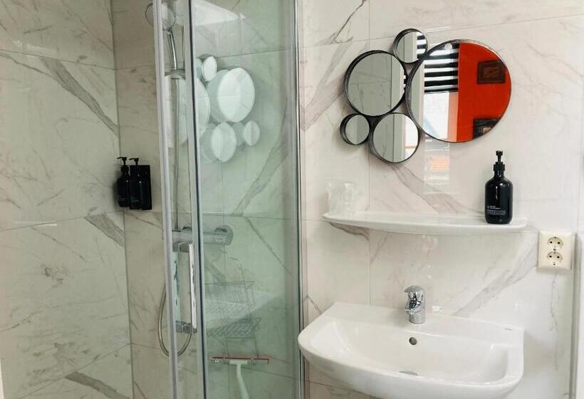 B&b With Or Without De Schuur