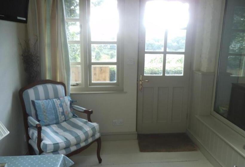 مبيت وإفطار Conygre Bungalow