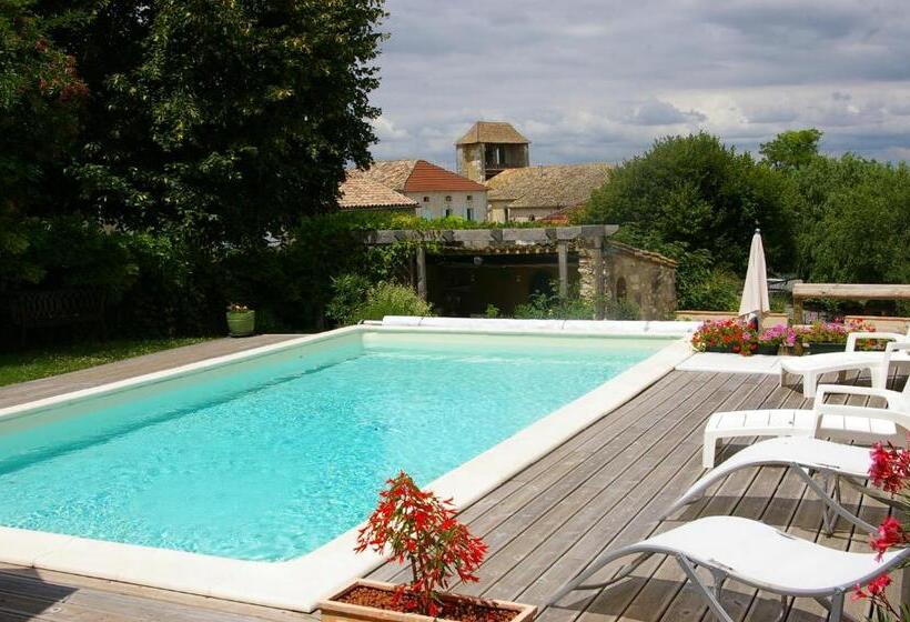 Bed and Breakfast L Ancienne Forge 27 Rue De La Crèche Bourg Born