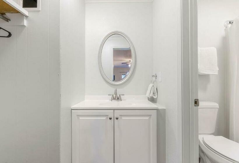 Harper Valley Resort   Kimberling City Mo