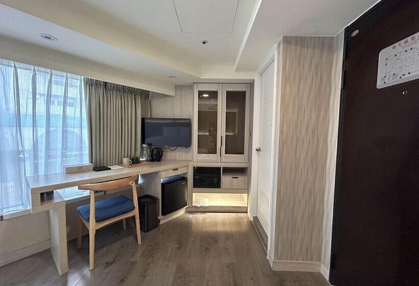 Green Hotel   Tea Way